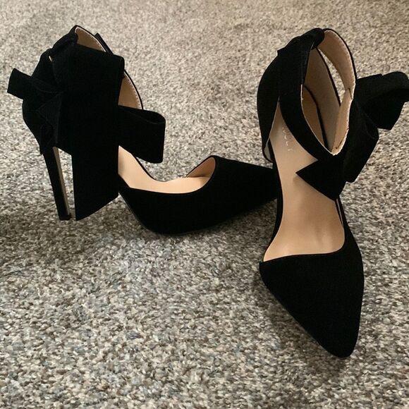 Velvety Black heels with bow on side, Size 9.5 EU 40 - Picture 1 of 11